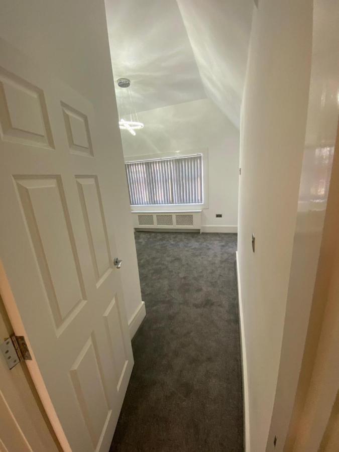 Penthouse Apt8 Apartment Wolverhampton Bagian luar foto