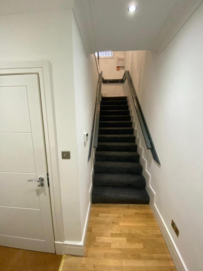 Penthouse Apt8 Apartment Wolverhampton Bagian luar foto